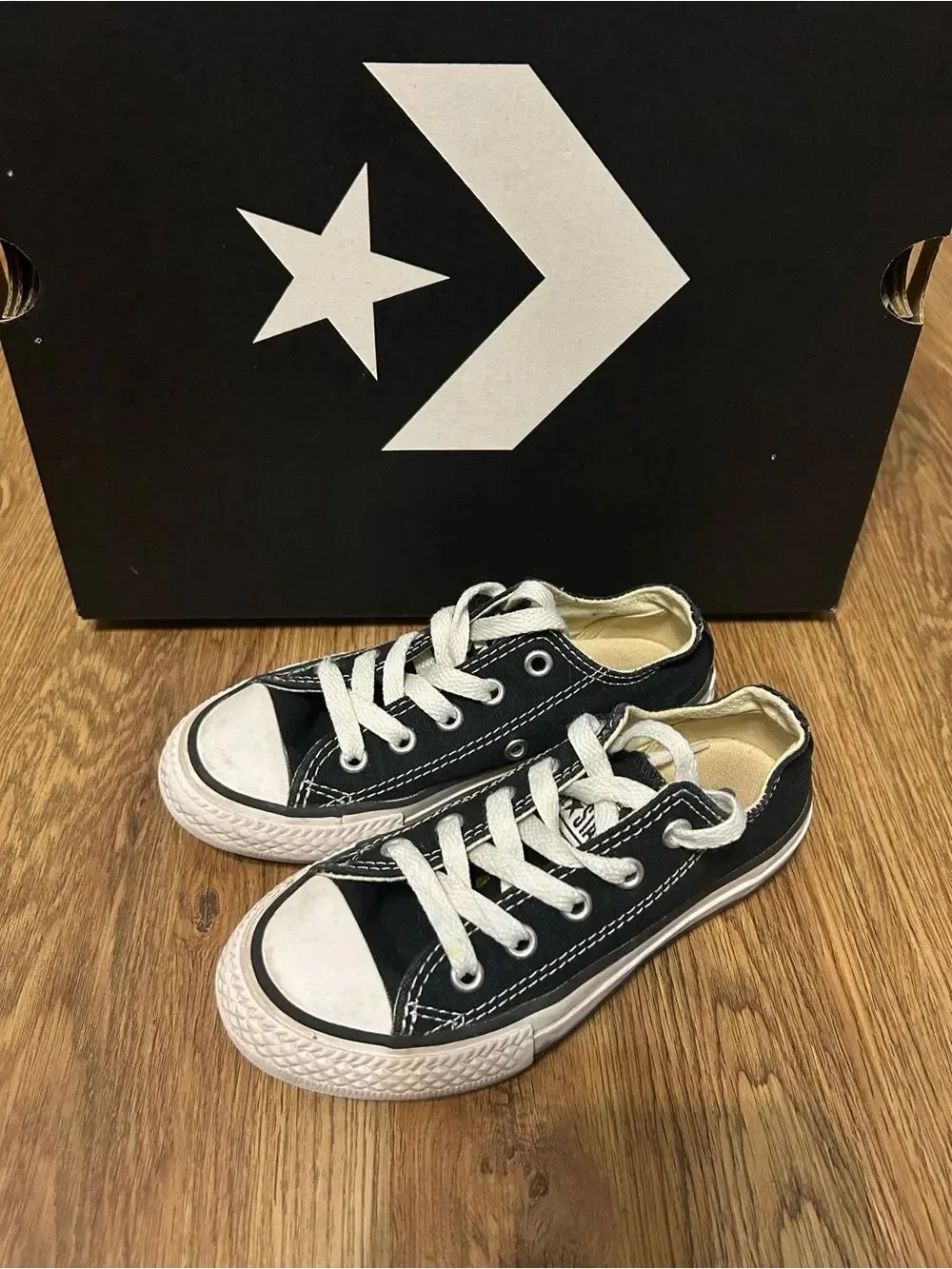 CONVERSE all Star Chuck Taylor black lace up shoes sneakers kids 11 Preowned